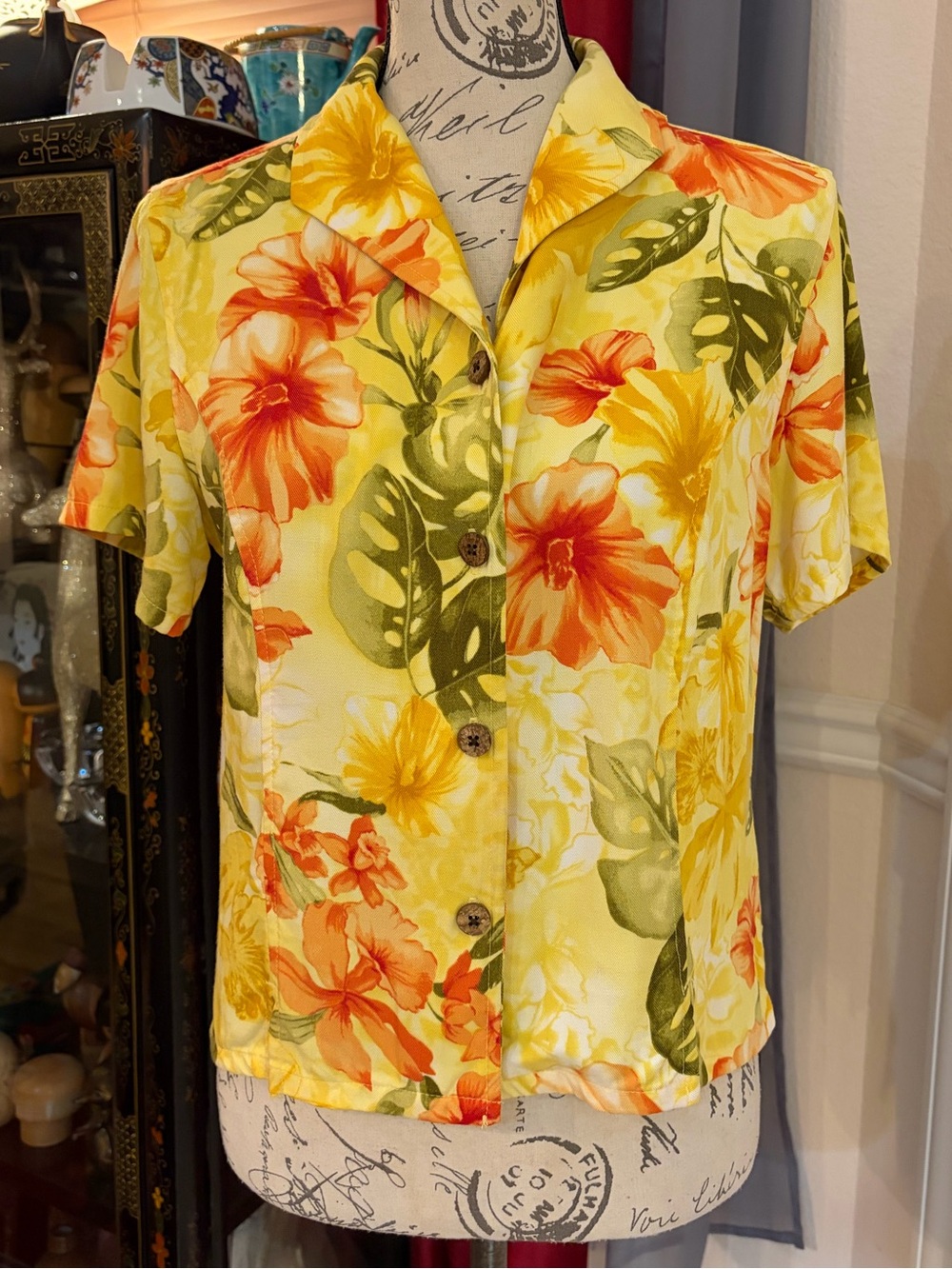 Havana Jack’s Cafe Yellow Tropical Floral Button-Up Shirt